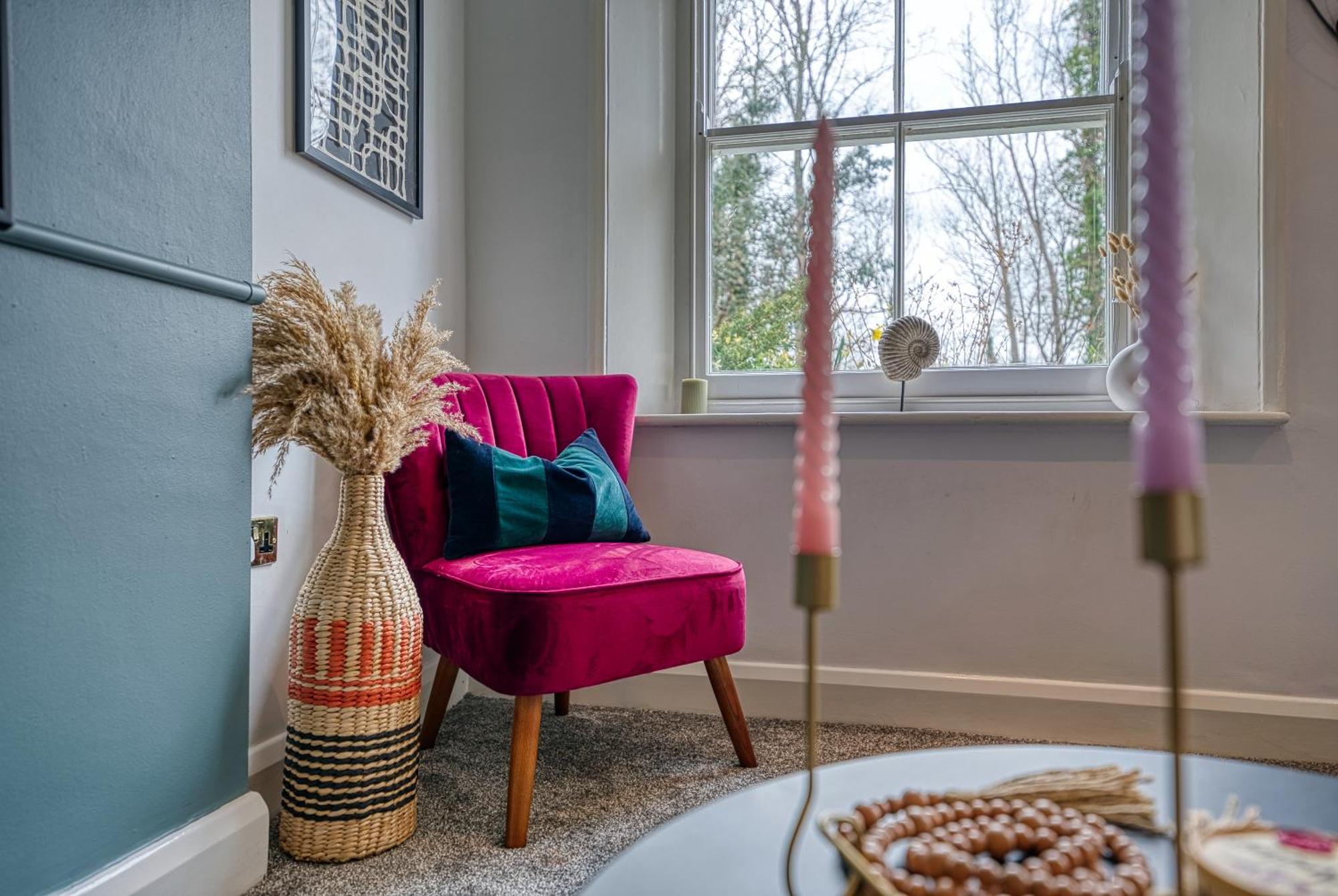 2 Bedroom Stylish Spacious Apt, Sleeps 6, Central Cheltenham, With Free Parking - By Blue Puffin Stays Bagian luar foto