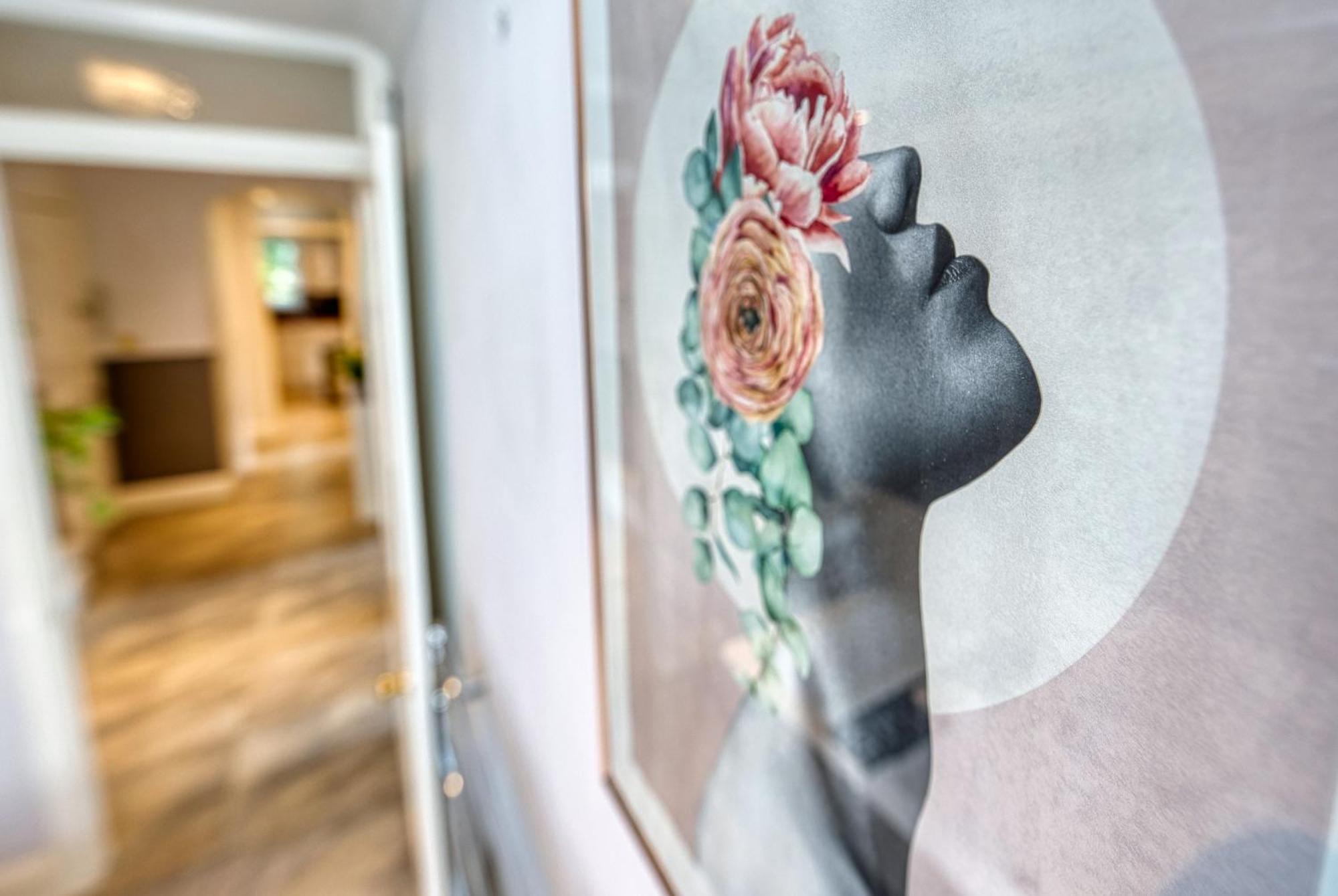 2 Bedroom Stylish Spacious Apt, Sleeps 6, Central Cheltenham, With Free Parking - By Blue Puffin Stays Bagian luar foto